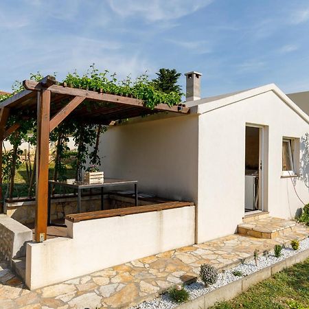 Boreas Jasenice  Luaran gambar