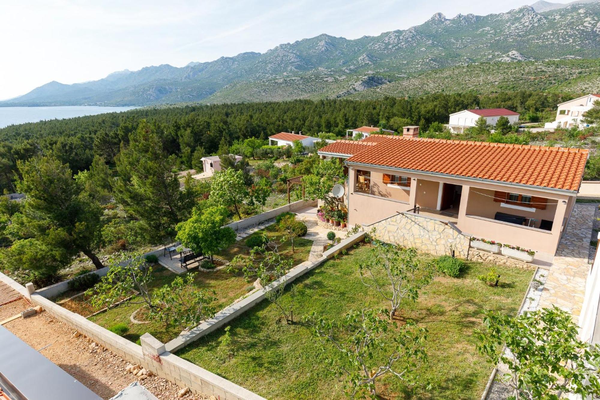 Boreas Jasenice  Luaran gambar
